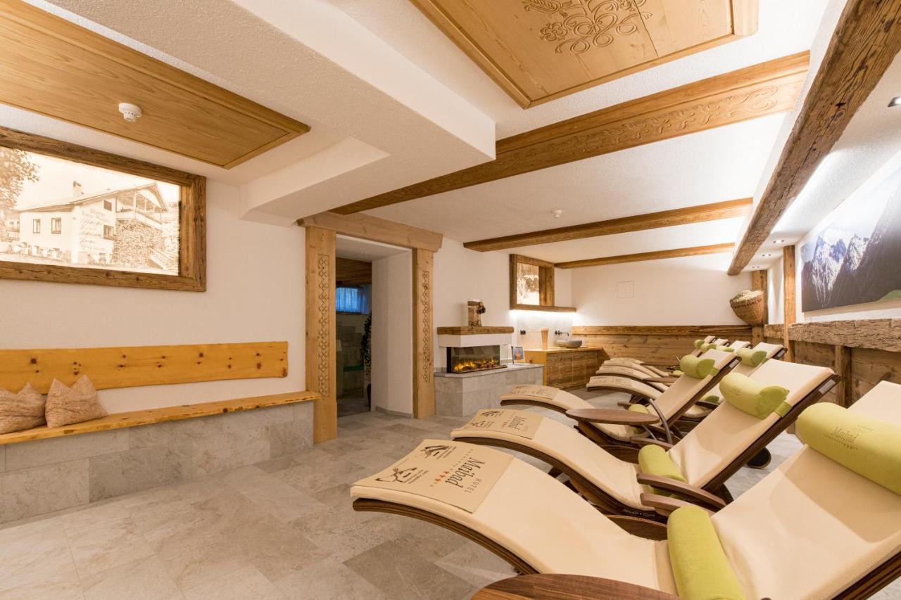 Hotel Maibad Випитено Екстериор снимка