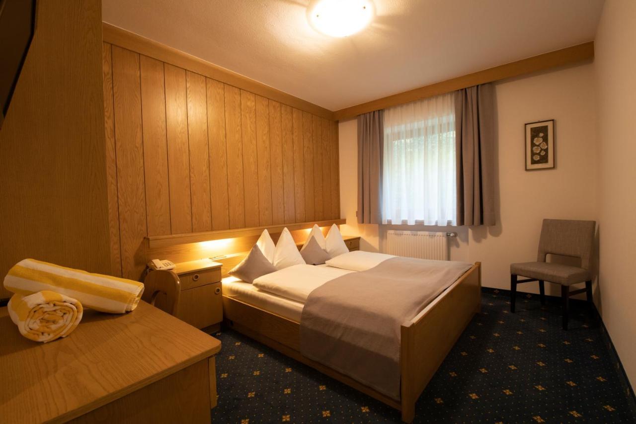 Hotel Maibad Випитено Екстериор снимка