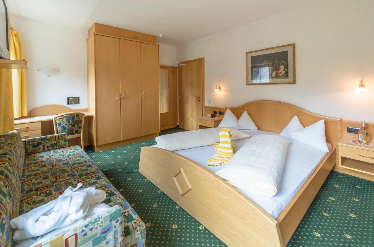 Hotel Maibad Випитено Екстериор снимка