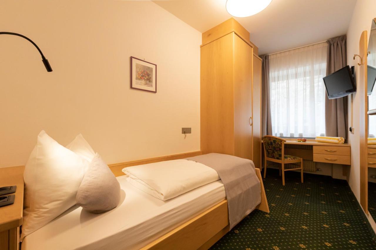 Hotel Maibad Випитено Екстериор снимка