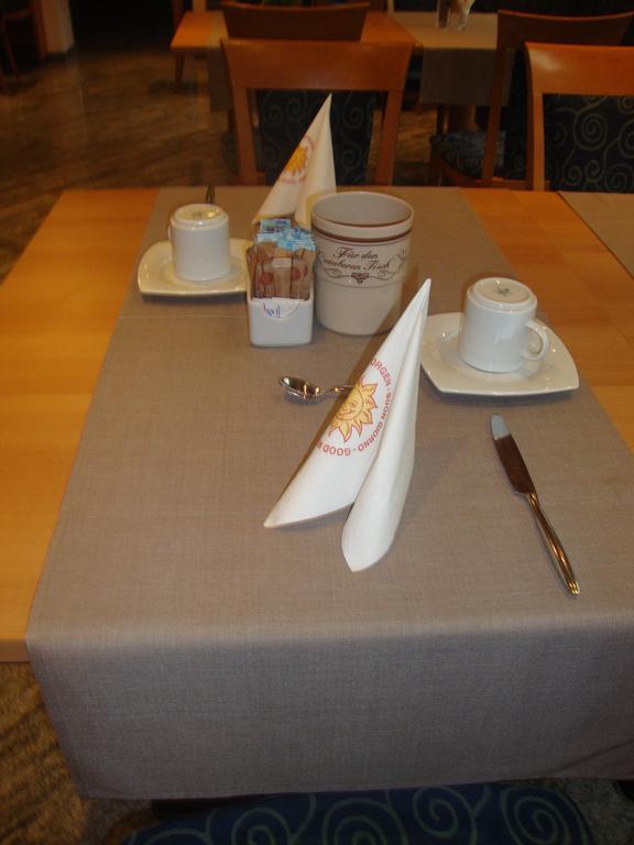 Hotel Maibad Випитено Екстериор снимка