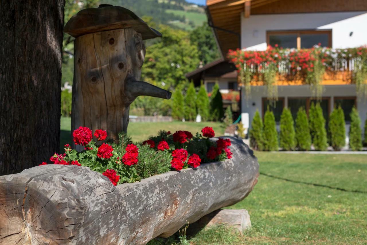 Hotel Maibad Випитено Екстериор снимка